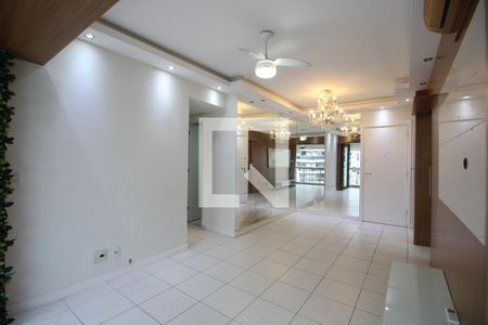 Sala de apartamento para alugar com 2 quartos, 75m² em Barra Olímpica, Rio de Janeiro