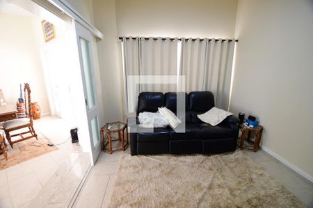 Sala de TV de casa de condomínio para alugar com 4 quartos, 454m² em Loteamento Alphaville Campinas, Campinas