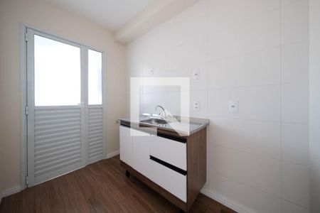 Sala/Cozinha de apartamento para alugar com 2 quartos, 43m² em Jardim Maringa, São Paulo