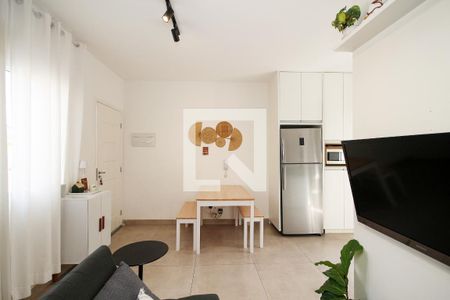 Sala de casa de condomínio para alugar com 2 quartos, 49m² em Chácara Ondas Verdes, Cotia