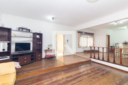 Sala 1 de casa à venda com 6 quartos, 321m² em Itaquera, São Paulo