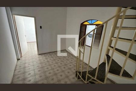 Casa para alugar com 2 quartos, 75m² em Carlos Prates, Belo Horizonte