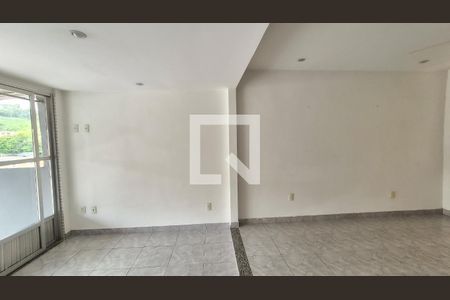 Sala de apartamento para alugar com 1 quarto, 100m² em Irajá, Rio de Janeiro