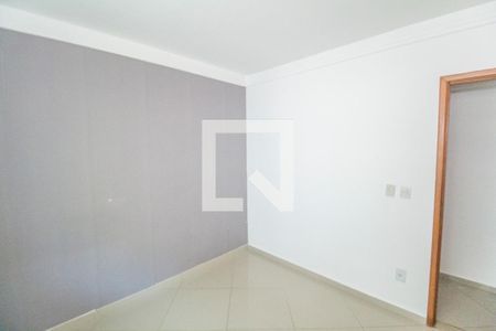 Quarto 1 de apartamento para alugar com 2 quartos, 95m² em Vila Valqueire, Rio de Janeiro