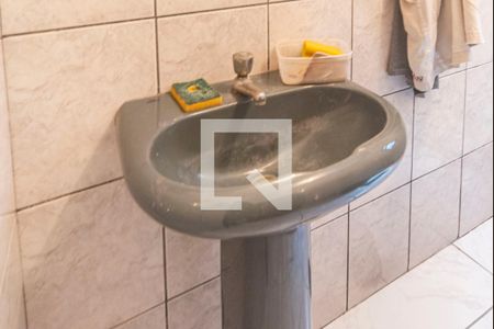 Banheiro Social de casa para alugar com 3 quartos, 219m² em Jardim Stetel, Santo André