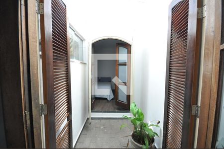 Hall de ventilação e iluminação de casa à venda com 2 quartos, 120m² em Vila Irmaos Arnoni, São Paulo