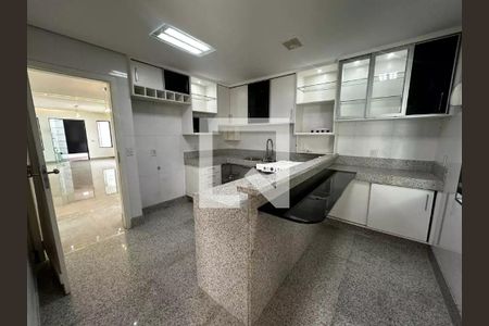 Casa para alugar com 3 quartos, 343m² em Ouro Preto, Belo Horizonte