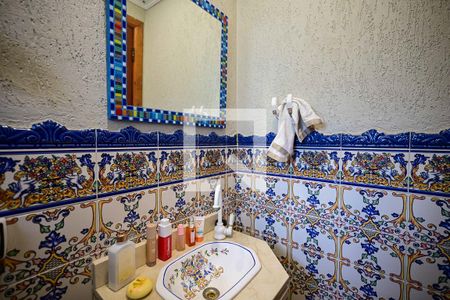 Lavabo de casa de condomínio para alugar com 3 quartos, 300m² em Vila Progredior, São Paulo