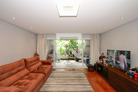 Sala de casa de condomínio para alugar com 3 quartos, 300m² em Vila Progredior, São Paulo