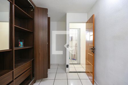 Quarto 1 de apartamento para alugar com 2 quartos, 48m² em Parque Pinheiros, Taboão da Serra