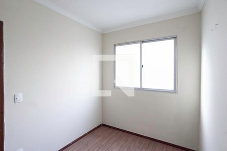 Quarto 2 de apartamento para alugar com 2 quartos, 45m² em João Pinheiro, Belo Horizonte