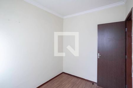 Quarto 2 de apartamento para alugar com 2 quartos, 45m² em João Pinheiro, Belo Horizonte