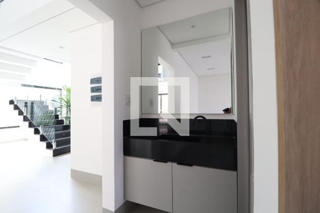 Banheiro Social de casa de condomínio para alugar com 3 quartos, 312m² em Nova Uberlândia, Uberlândia