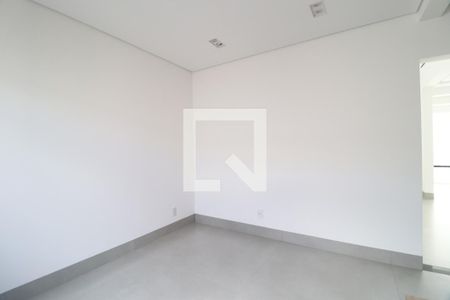 Sala de TV de casa de condomínio para alugar com 3 quartos, 312m² em Nova Uberlândia, Uberlândia