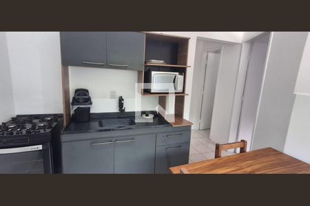Cozinha de apartamento para alugar com 1 quarto, 55m² em Campeche Central, Florianópolis