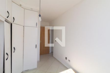 Quarto 1 de apartamento para alugar com 2 quartos, 54m² em Vila Carmosina, São Paulo