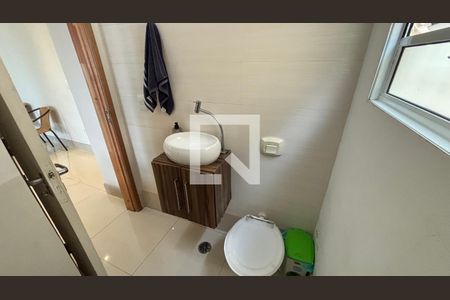 Casa à venda com 4 quartos, 300m² em Jardim Monte Azul, São Paulo