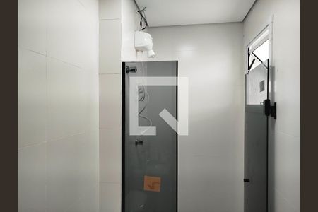 Banheiro de kitnet/studio para alugar com 1 quarto, 40m² em Vila Esperança, São Paulo