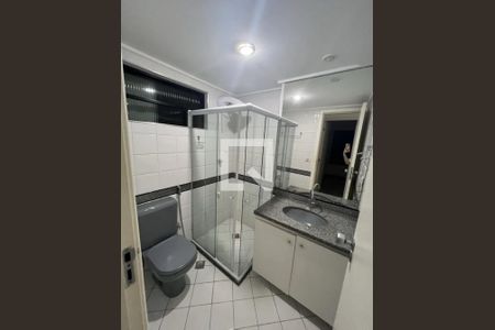 Banheiro de apartamento para alugar com 2 quartos, 41m² em Jardim das Margaridas, Salvador