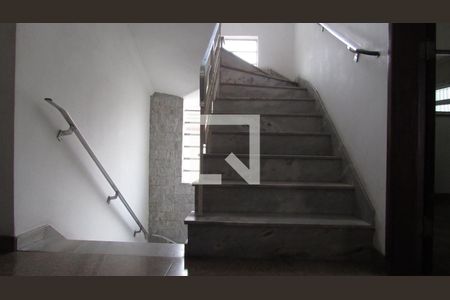 Hall  de casa para alugar com 4 quartos, 270m² em Vila Yara, Osasco