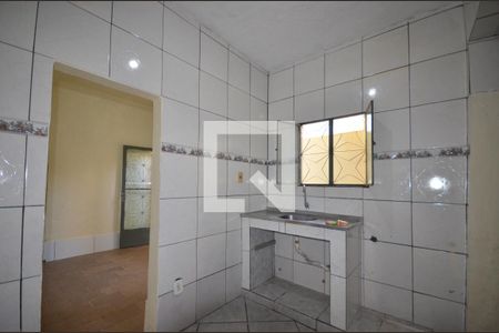 Cozinha de casa para alugar com 1 quarto, 30m² em Marechal Hermes, Rio de Janeiro