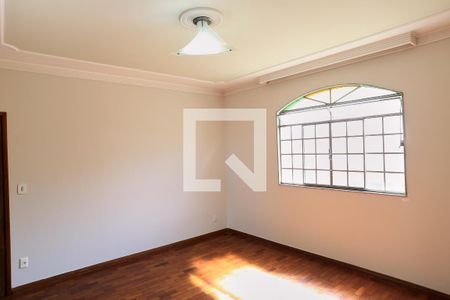 Sala de apartamento para alugar com 3 quartos, 280m² em Cachoeirinha, Belo Horizonte