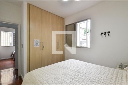 Suíte de apartamento para alugar com 3 quartos, 90m² em Santo Antônio, Belo Horizonte