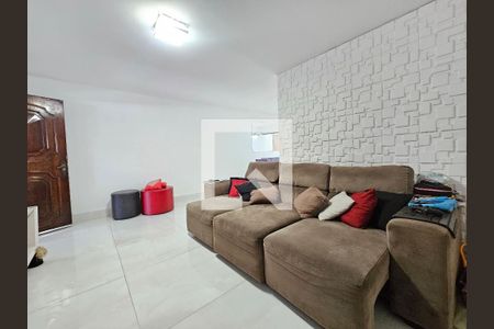 Sala de casa para alugar com 3 quartos, 125m² em Jardim Campo Limpo, São Paulo