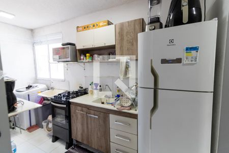 Cozinha de apartamento para alugar com 2 quartos, 40m² em Hípica, Porto Alegre
