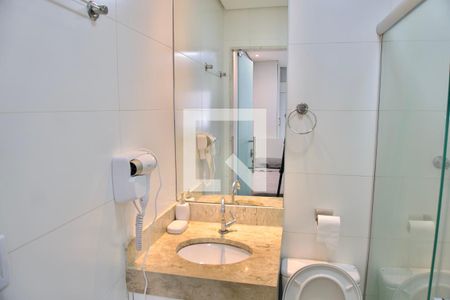 Banheiro de kitnet/studio para alugar com 1 quarto, 26m² em Minas Brasil, Belo Horizonte