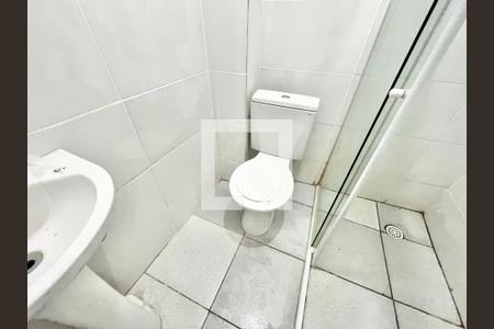 Banheiro de kitnet/studio para alugar com 2 quartos, 65m² em Jardim Primavera, São Paulo