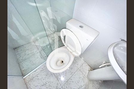 Banheiro de kitnet/studio para alugar com 1 quarto, 35m² em Jardim Primavera, São Paulo