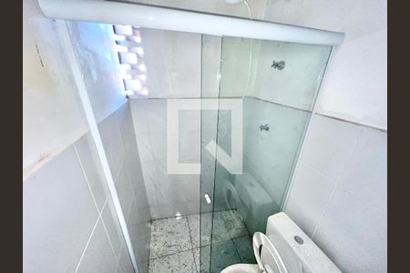 Banheiro de kitnet/studio para alugar com 1 quarto, 35m² em Jardim Primavera, São Paulo