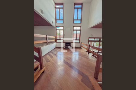 Sala de casa de condomínio para alugar com 4 quartos, 488m² em Alphaville 10, Santana de Parnaíba