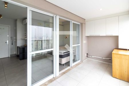Varanda integrada com Área de Serviço de apartamento para alugar com 1 quarto, 33m² em Brooklin, São Paulo