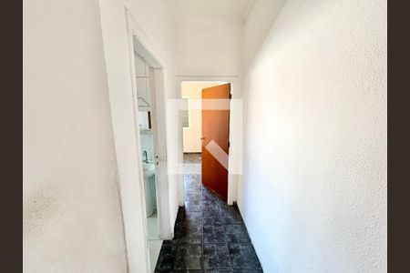 Corredor de casa para alugar com 2 quartos, 170m² em Vila Santa Maria, São Paulo