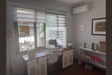 Foto 20 de casa à venda com 3 quartos, 212m² em Jardim Sabará, Porto Alegre