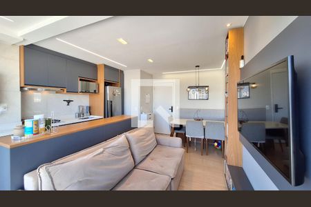 Sala/Cozinha de apartamento à venda com 2 quartos, 42m² em Parque Industrial Tomas Edson, São Paulo