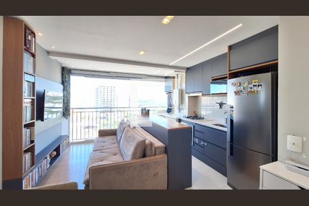 Sala/Cozinha de apartamento à venda com 2 quartos, 42m² em Parque Industrial Tomas Edson, São Paulo