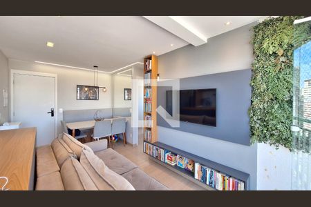 Sala/Cozinha de apartamento à venda com 2 quartos, 42m² em Parque Industrial Tomas Edson, São Paulo