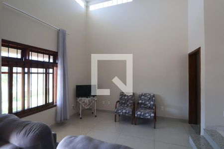 Sala de TV de casa à venda com 3 quartos, 163m² em Mathias Velho, Canoas