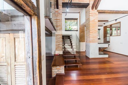 Sala  de casa de condomínio à venda com 5 quartos, 1880m² em Alphaville, Santana de Parnaíba