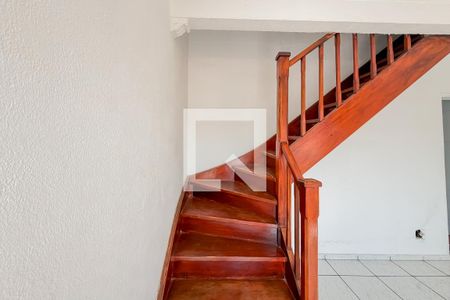 Escada de casa à venda com 2 quartos, 90m² em Vila Dom Pedro I, São Paulo