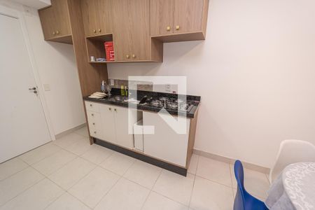 Sala/Cozinha e Área de Serviço de apartamento para alugar com 2 quartos, 33m² em Engenheiro Goulart, São Paulo