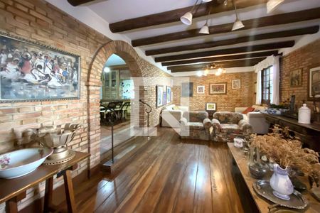 Sala de casa à venda com 3 quartos, 310m² em Santo Antônio, Belo Horizonte