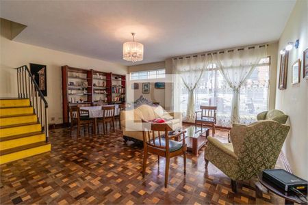 Casa à venda com 4 quartos, 249m² em Campo Belo, São Paulo