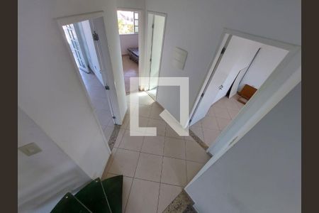 Corredor de casa para alugar com 5 quartos, 270m² em Barra de Maricá, Maricá