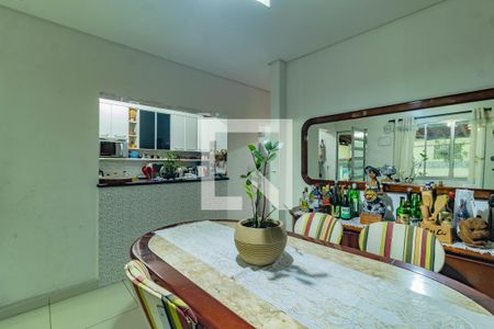 Casa à venda com 4 quartos, 370m² em Vila Guarani (zona Sul), São Paulo