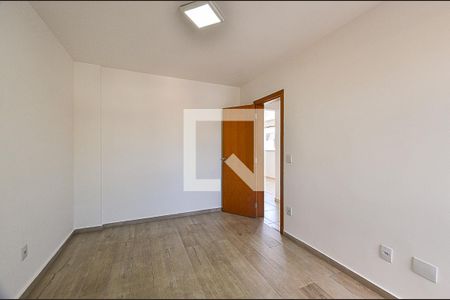 Suíte de apartamento à venda com 2 quartos, 67m² em Fernão Dias, Belo Horizonte