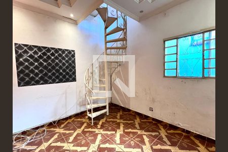 Casa para alugar com 3 quartos, 22133m² em Lagoinha Leblon, Belo Horizonte